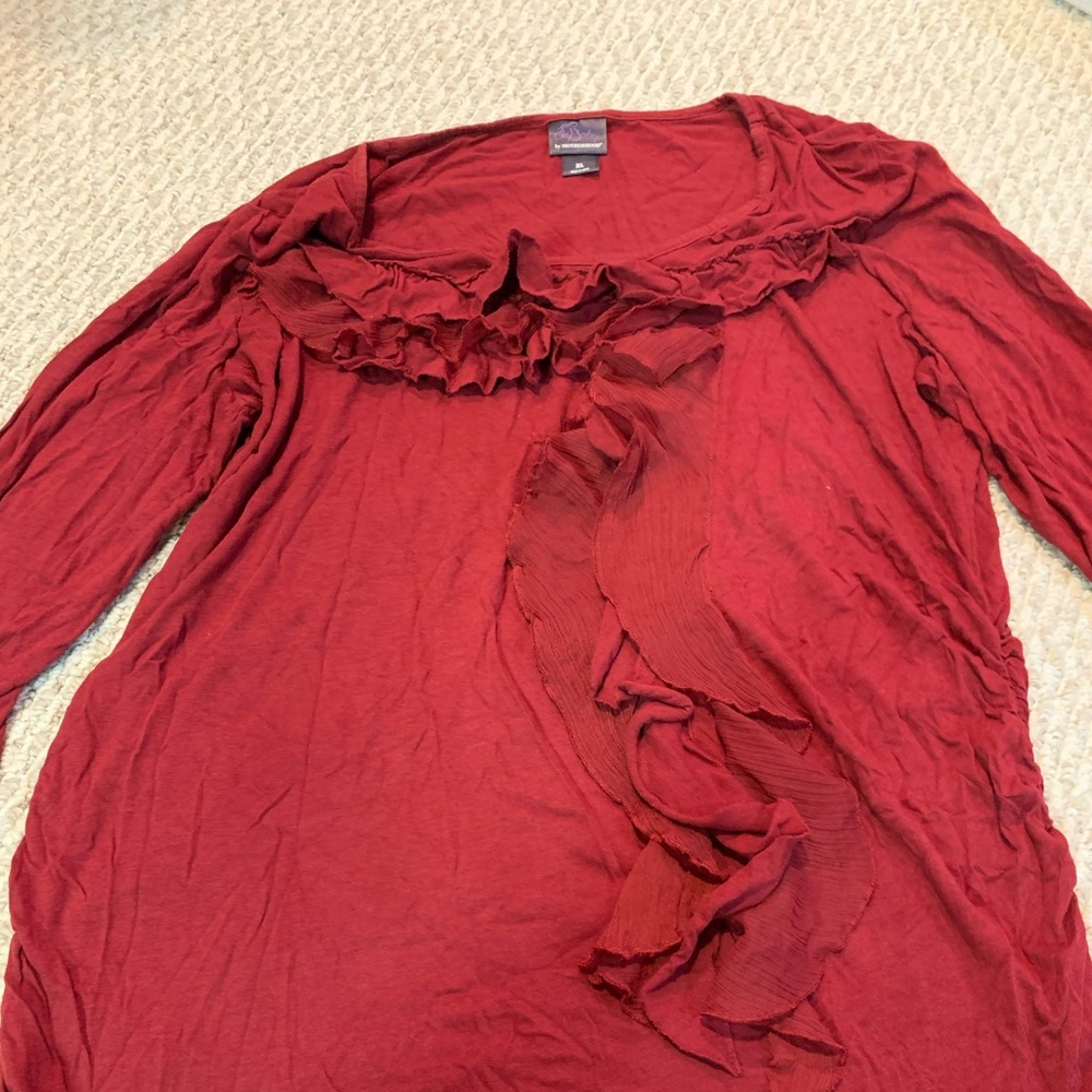 Oh Baby by Motherhood long sleeved ruffled shirt